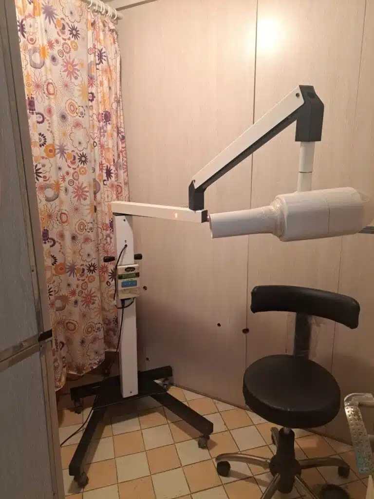 دندانپزشکی گل یاس پرند