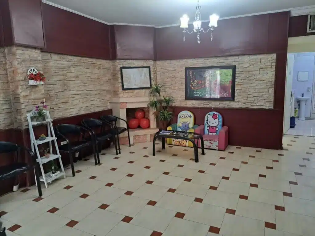 دندانپزشکی گل یاس پرند