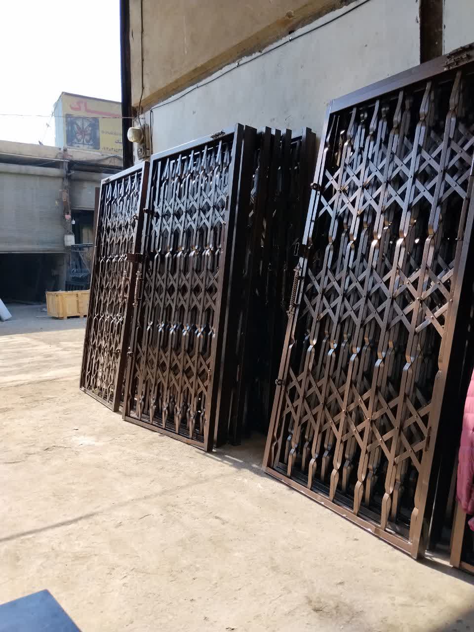 تصویر درب آکاردئونی